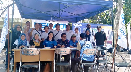 Anggota PERADI Bandung siap dalam memberikan konsultasi hukum secara gratis di taman tegallega Bandung